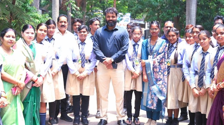 जशपुर के छात्र छात्राओं ने कामयाबी का परचम लहराया : कलेक्टर रोहित व्यास ने जशपुर सीबीएसई बोर्ड 10 वीं और 12 वीं में उत्कृष्ट प्रदर्शन करने वाले विद्यार्थियों को अच्छा परिणाम लाने पर दी हार्दिक बधाई और शुभकामनाएं