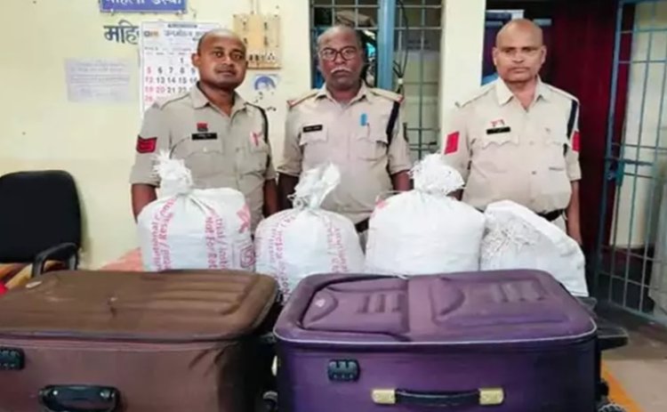 CG News : बस की डिग्गी में मिला 21 किलो गांजा..पुलिस ने किया बरामद..अज्ञात के खिलाफ मामला दर्ज..पढ़ें पूरी खबर