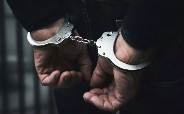 CG News : मंत्री-विधायक को गाली देना 'बाबू' को पड़ा भारी..शिकायत पर पुलिस ने किया गिरफ्तार..पढ़ें पूरी समाचार