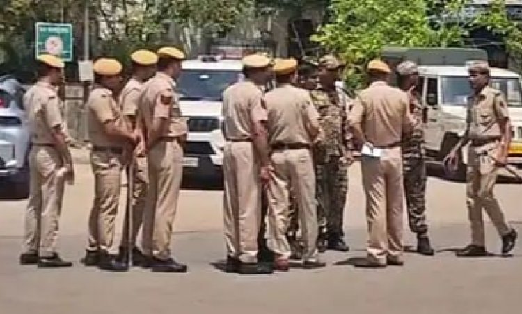 Big News : पुलिस को आई कॉल..चंडीगढ़ में अलर्ट..सीएम कार्यालय को बम से उड़ाने की धमकी..बढ़ाई गई सुरक्षा व्यवस्था..पढ़ें पूरी खबर