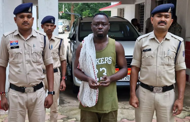 Jashpur News : नाइजीरियन जशपुर में पकड़ाया..घुम रह रहा था बगैर वीजा पासपोर्ट के..पढ़ें पूरी खबर