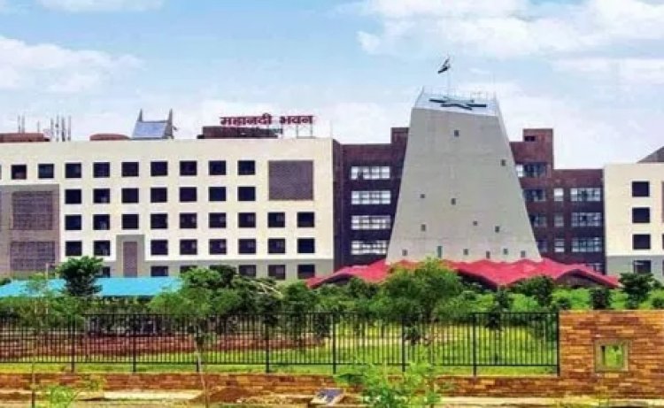 CG Big News : शासन का आदेश..अधिकारी-कर्मचारियों को सुबह 10 बजे दफ्तर आना अनिवार्य..पढ़ें पूरी ख़बर