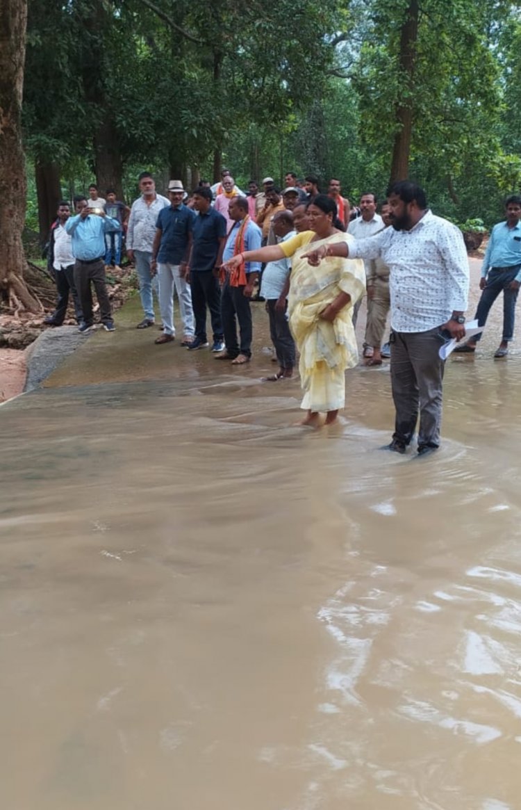 वन मंत्री ने दिया आश्वासन,अब बनेगा कलिया,गायलूंगा,बुटंगा वाला ढेंगूरजोर नाला मे पुलिया,,जशपुर विधायक रायमुनी भगत ने विभाग के जिम्मेदार अधिकारियों को लगायी फटकार
