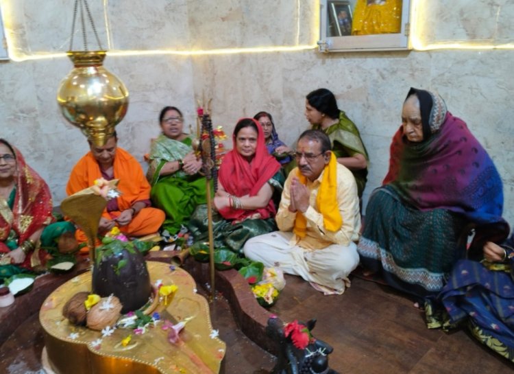 जशपुर के सभी उत्कल ब्राह्मण सदस्य सामूहिक रूप से प्रतिवर्षानुसार इस वर्ष भी श्रावण मास शुक्ल पक्ष तृतीय हरियाली तीज तिथि के अवसर पर भीमा शंकर मंदिर लोरो धाम मे रुद्राभिषेक एवं सर्व भारत की कल्याण हेतु उपासना,अर्चना,वंदन किये