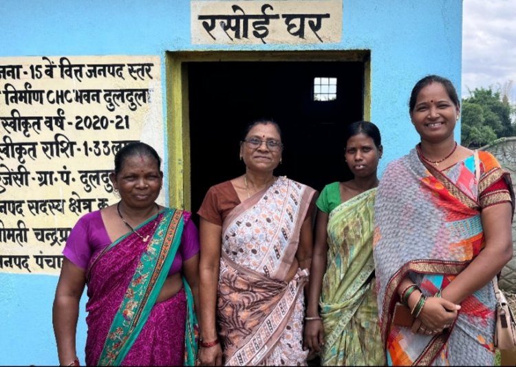 दुलदुला समुदायिक स्वास्थ्य केंद्र मे मरीजों को बनाकर दे रही पौष्टिक भोजन आशा समूह की महिलाएं बनीं आर्थिक रूप से मजबूत