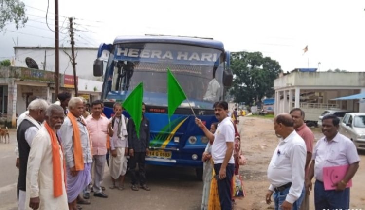 जिले से 204 श्रद्धालुओं को प्रभु श्रीरामलला दर्शन अयोध्या धाम के लिए सभी जनपद पंचायत से जनप्रतिनिधियों ने बस को हरी झंडी दिखा कर किये रवाना,