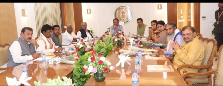मुख्यमंत्री श्री विष्णुदेव साय का दिल्ली दौरा,,छत्तीसगढ़ सदन मे मुख्यमंत्री ने सांसदों के साथ सौजन्य भेंट - रात्रि भोज मे हुई सार्थक चर्चा