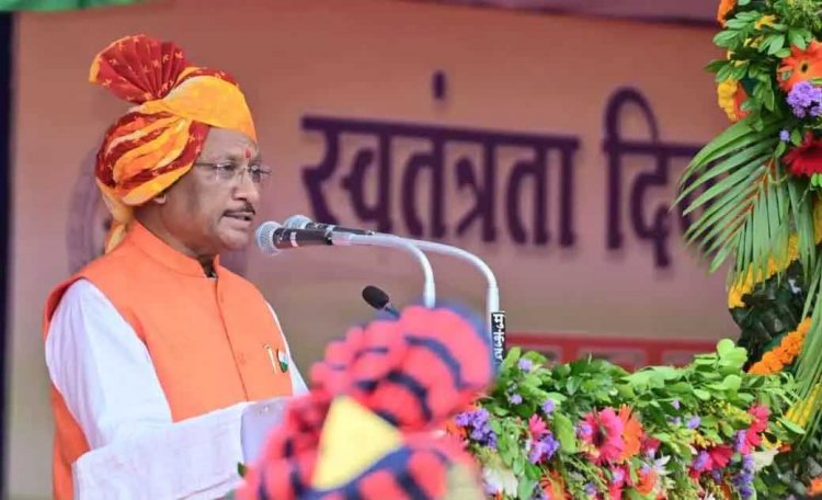 CG Breaking : ध्वजारोहण के बाद CM साय ने कहा- तेंदूपत्ता संग्रहण के दौरान संग्राहकों के पैरों में छालें न पड़े, कांटे न चुभे, इसके लिए हमने चरण पादुका योजना फिर से की है शुरू..पढ़ें पूरी ख़बर