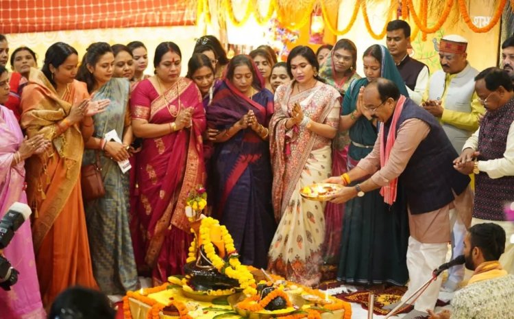 CG Breaking : छत्तीसगढ़ रजत महोत्सव.! महिला सम्मेलन और तीजा-पोरा महोत्सव का भव्य आयोजन..मुख्य अतिथि उपमुख्यमंत्री अरुण साव रहे..पढ़ें पूरी ख़बर