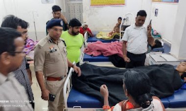 विधायक श्रीमती रायमुनी भगत,जशपुर कलेक्टर रोहित व्यास और पुलिस अधीक्षक शशि मोहन सिंह देर रात पहुंचे बगीचा अस्पताल,सभी घायलों का जाना हाल,दिया उचित और बेहतर उपचार का निर्देश