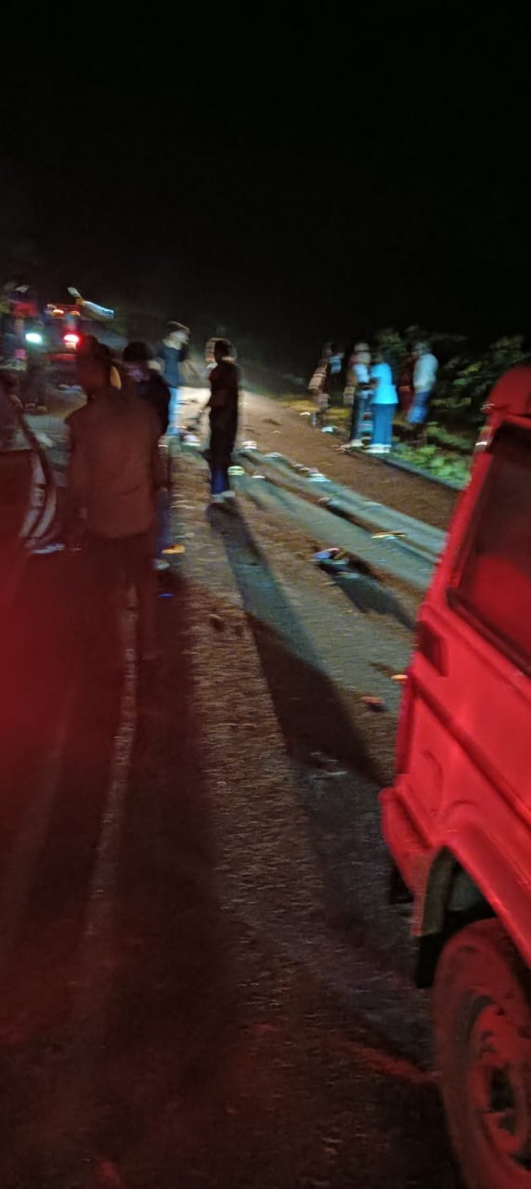 घायलों के हर संभव उपचार और मदद में बगीचा सामुदायिक स्वास्थ केंद्र के चिकित्सक अपनी टीम के उपचार में जुटे : हिट एंड रन केस मामले में दो दर्जन से ज्यादा लोग घायल