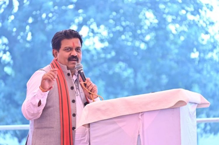 उपमुख्यमंत्री शर्मा ने बोड़ला ब्लॉक के 8 स्कूलों में स्मार्ट क्लास का किया शुभारंभ