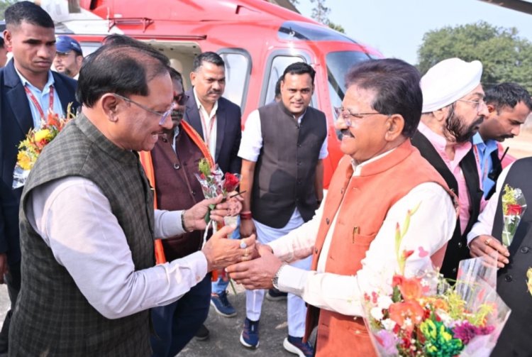 *मुख्यमंत्री श्री विष्णुदेव साय पहुंचे,,,हुआ आत्मीय स्वागत*