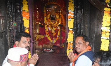 *मुख्यमंत्री श्री देव साय ने बस्तर की आराध्य देवी मन दंतेश्वरी की पूजा अर्चना कर प्रदेशवादियों के सुख समृद्धि और खुशहाली की कामना*