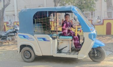 श्रम से स्वरोजगार की ओर- दीदी ई-रिक्शा योजना ने संवारी सुषमा की जिंदगी