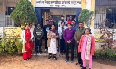 प्रशासनिक सतर्कता : कलेक्टर के निर्देश पर जिले के सरकारी दफ्तरों का औचक निरीक्षण