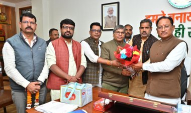 मुख्यमंत्री साय से वीर शहीद दीपक भारद्वाज स्मृति समिति के सदस्यों की सौजन्य मुलाकात