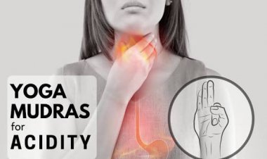 रोज 15-20 करें योग की वायु मुद्रा, पेट में गैस और जोड़ों के दर्द से मिलेगी निजात