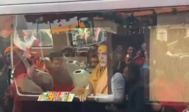 प्रयागराज माघ मेला छोड़कर काशी रवाना हुए स्वामी अविमुक्तेश्वरानंद सरस्वती