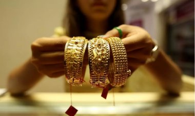 US dollar में तेज गिरावट के बीच सोने, चांदी की कीमतें नए उच्च स्तर पर पहुंचीं