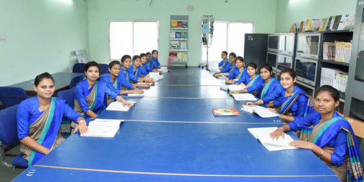 नक्सल प्रभावित क्षेत्रों में विज्ञान एवं वाणिज्य विषय के अध्ययन-अध्यापन के लिए मुख्यमंत्री की विशेष पहल