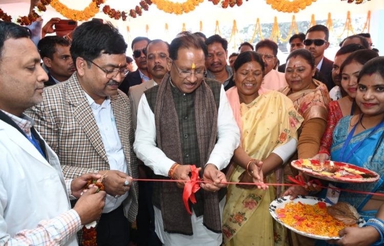 *मुख्यमंत्री श्री विष्णुदेव साय ने 3.34 करोड़ रुपये की लागत से निर्मित 9 विकास कार्यों का किया लोकार्पण तो 107.13 करोड़ लागत के 37 विकास कार्यों का किया भूमिपूजन*