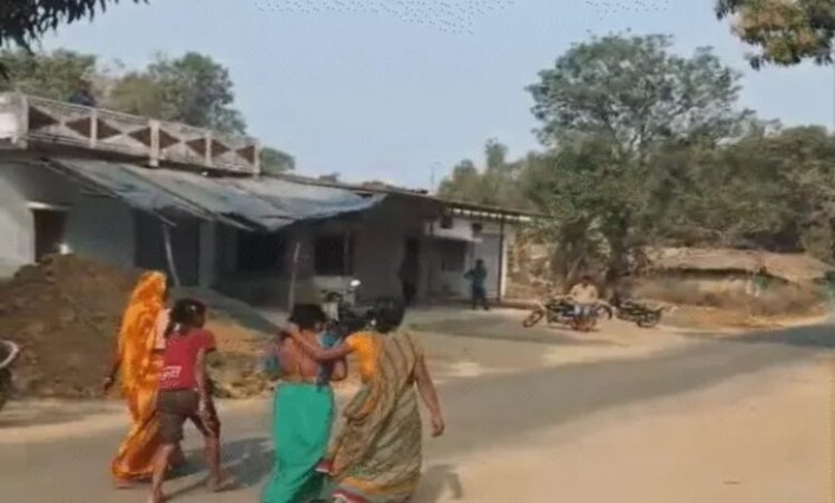विधवा को अर्धनग्न कर गांव में घुमाया, जूते-चप्पलों से पीटा: प्रेम प्रसंग की सजा बताकर मुंह पर पोता गोबर