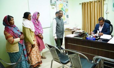 अपर कलेक्टर ने जनदर्शन में सुनी आमजन की समस्याएं