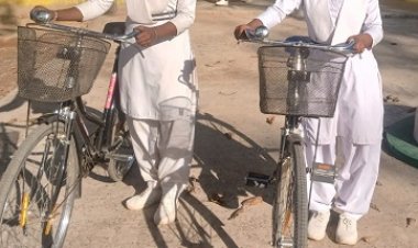 सरस्वती निःशुल्क सायकल योजना से छात्राओं को मिली नई उड़ान