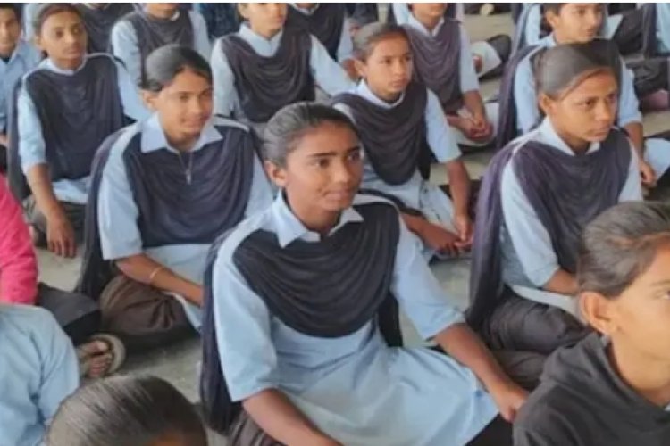 बड़ी ख़बर :धमतरी के सरकारी स्कूल में 35 छात्रों ने काटी कलाइयां, प्रशासन सतर्क—जांच तेज…जाने क्या है मामला ?