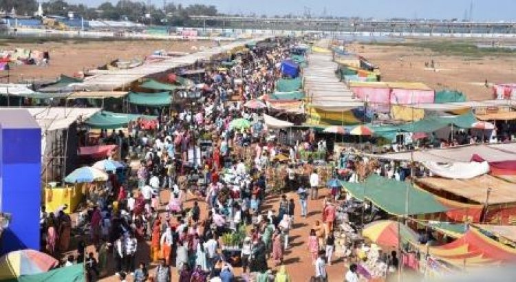 कुंभ कल्प मेला के आठवें दिन राजिम कुंभ कल्प में उमड़ी ऐतिहासिक भीड़, मेले की बढ़ी रौनक