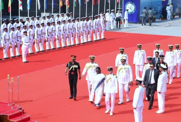 नौसेना भारत के हितों की रक्षा के लिए सतर्क है: राष्ट्रपति मुर्मू