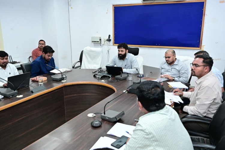 सभी कार्यालयों में ई ऑफिस का संचालन सुनिश्चित करें : कलेक्टर