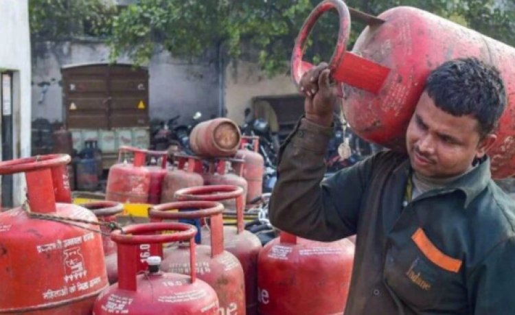 गैस सिलेंडर बुकिंग के बदले नियम? 35 दिन वाले मैसेज का क्या है सच, कहीं आप भी तो नहीं हो रहे गुमराह?