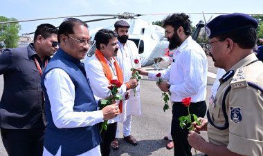 जशपुर पहुंचे मुख्यमंत्री विष्णुदेव साय संग उपमुख्यमंत्री विजय शर्मा का हुआ आत्मीय स्वागत