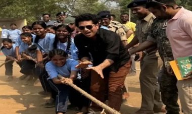 दंतेवाड़ा के छिंदनार पहुंचे सचिन तेंदुलकर: बच्चों के साथ खेली रस्साकशी