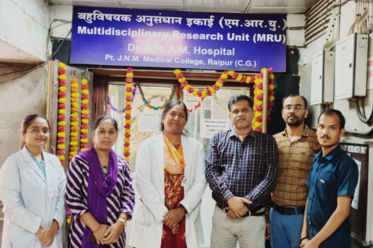 पं. नेहरू चिकित्सा महाविद्यालय एवं अम्बेडकर अस्पताल रायपुर की बड़ी उपलब्धि: सिकल सेल डायग्नोस्टिक किट राष्ट्रीय मंच पर प्रदर्शित होगी