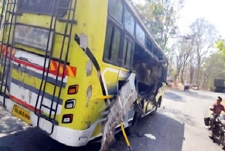 ट्रेलर चालक ने यात्रियों से भरी बस को मारी टक्कर: कई यात्री घायल, 4 की हालत गंभीर