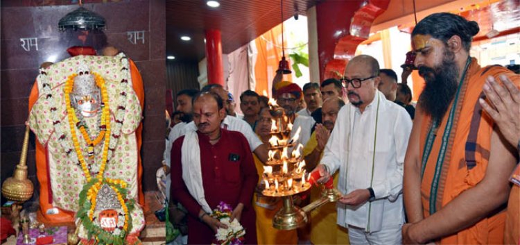 राज्यपाल डेका ने हनुमान जन्मोत्सव के अवसर पर की पूजा-अर्चना