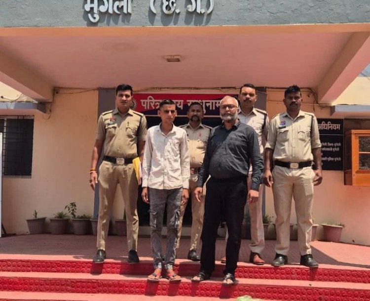 मुंगेली पुलिस का ‘ऑपरेशन बाज’: बार संचालक समेत दो शराब तस्कर गिरफ्तार, 12 लाख की क्रेटा और बीयर जप्त