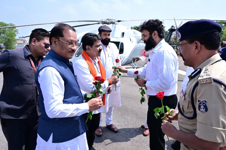 जशपुर पहुंचे मुख्यमंत्री विष्णुदेव साय संग उपमुख्यमंत्री विजय शर्मा का हुआ आत्मीय स्वागत