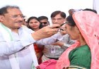 मुख्यमंत्री साय ने हितग्राहियों को अपने हाथों से पहनाया नजर का चश्मा