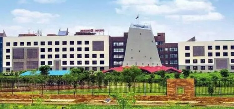 RAIPUR NEWS : मंत्रालय पहुंचते ही 900 कर्मचारियों को लगा झटका…