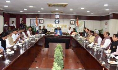राज्यपाल से रोटरी क्लब ग्रेटर रायपुर के सदस्यों की मुलाकात