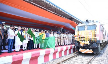 छत्तीसगढ़ से उठा स्वाभिमान का कारवां, सोमनाथ के लिए रवाना हुई आस्था की विशेष ट्रेन : सोमनाथ के चरणों में पहुंचेगी छत्तीसगढ़ की माटी, संस्कृति और श्रद्धा