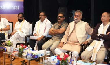 दिल्ली में गूंजा छत्तीसगढ़ का मॉडल, शिवराज सिंह चौहान ने की ‘डीलर दीदी’ और मटेरियल बैंक की खुलकर सराहना : राष्ट्रीय ग्रामीण विकास सम्मेलन में छत्तीसगढ़ बना देश के लिए मॉडल, विजय शर्मा ने रखा राज्य के नवाचारों का दमदार पक्ष