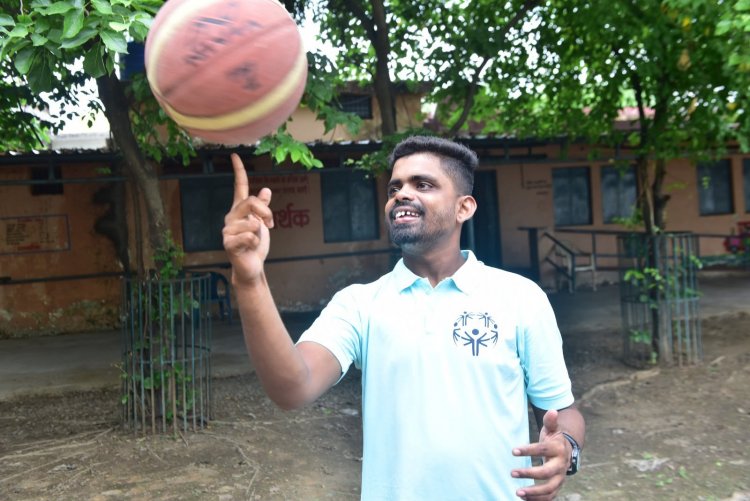 छत्तीसगढ़ के 'स्पेशल चैंपियन' का विश्व मंच पर कमाल, स्वीडन में भारतीय फुटबॉल टीम की जर्सी पहनकर खेलेंगे सत्यांशु दीप