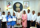 जापान से लौटे इंस्पायर अवार्ड मानक के विद्यार्थियों का राज्यपाल ने किया सम्मान