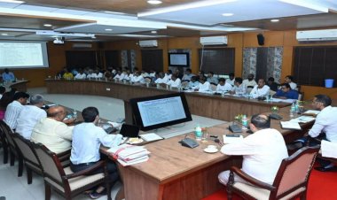 लोक निर्माण विभाग के सचिव ने पुल निर्माण कार्यों की प्रगति की समीक्षा की