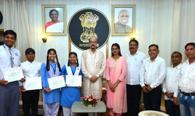 जापान से लौटे इंस्पायर अवार्ड मानक के विद्यार्थियों का राज्यपाल ने किया सम्मान